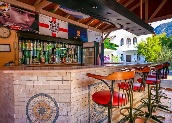 Aparthotel Uestuen 3*