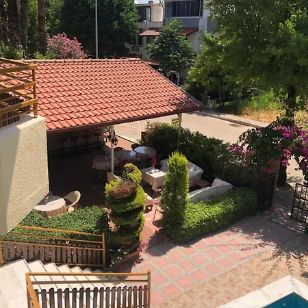 Ξενοδοχείο με διαμερίσματα Uestuen Μαρμαρίς