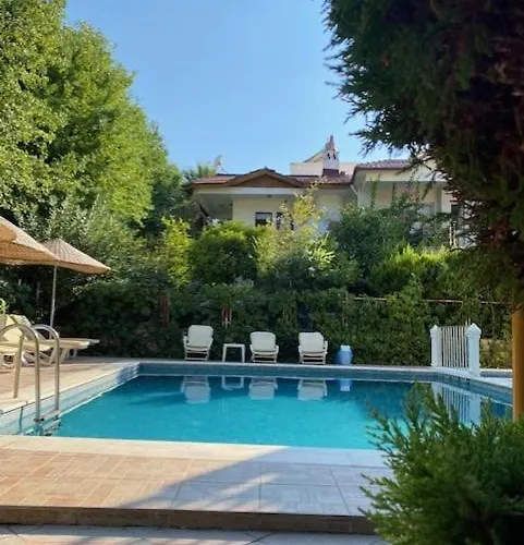 Uestuen Lägenhetshotell Marmaris