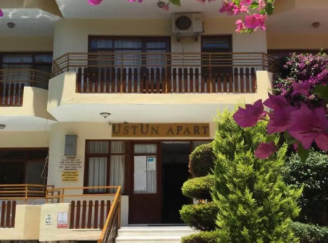 üstün Apartahotel