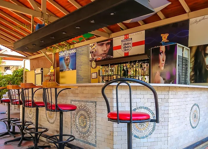 üstün Apartahotel 3*