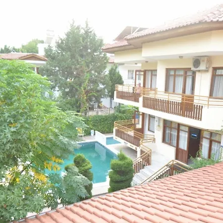 Uestuen Lejlighedshotel Marmaris